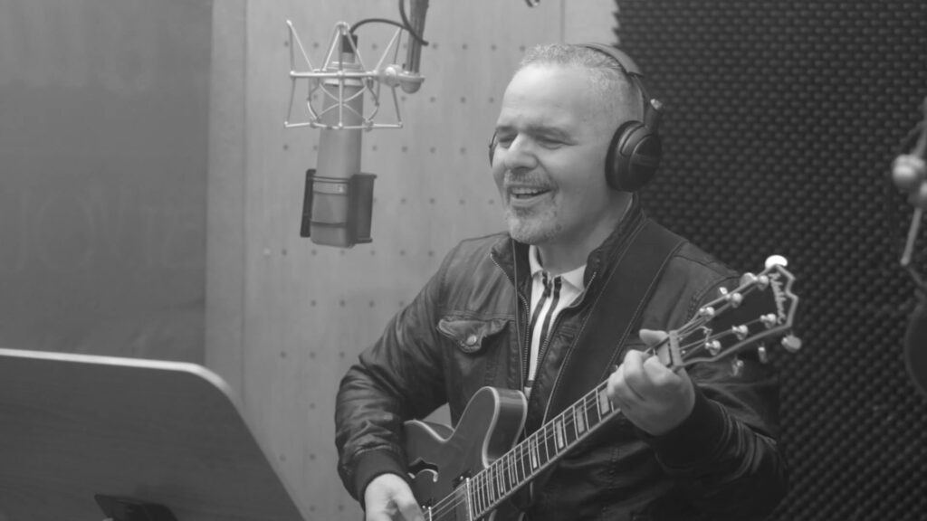 DJAMEL- DJAM'S-Album-Alliance_chants_sacres_louanges_gospel_jazz_sourire_jesus_triomphant